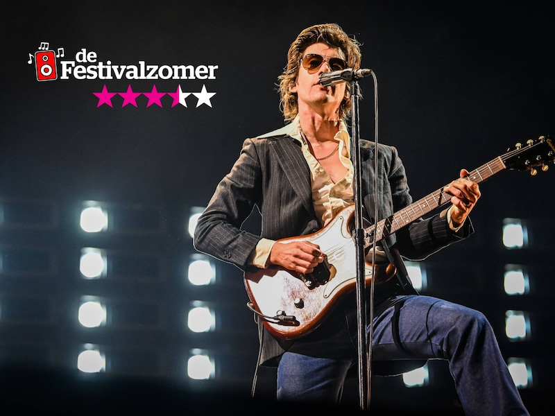 RECENSIE: Arctic Monkeys op Rock Werchter: een vuile linkse, passie en ruwe liefde 