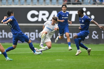Geen goals aan de pauze: Delorge voorkwam 0-1 op de doellijn, Sonko schoot aan de overkant naast