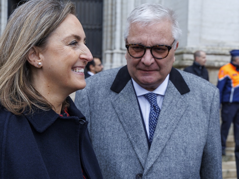 KIJK. Prins Laurent breekt het ijs na saga rond Clément met warme boodschap voor Claire: “Altijd blij bij haar”