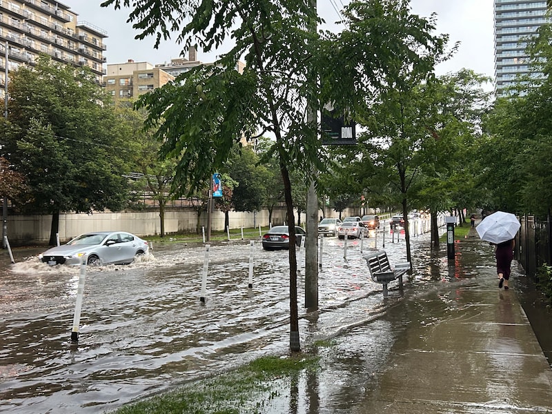 Tienduizenden Canadezen zonder stroom door hevig onweer in Toronto: "Storm van de eeuw"