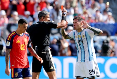 LIVE. Argentinië valt (net voor verlengingen?) met z’n tienen, Enzo Fernández krijgt terecht tweede gele kaart