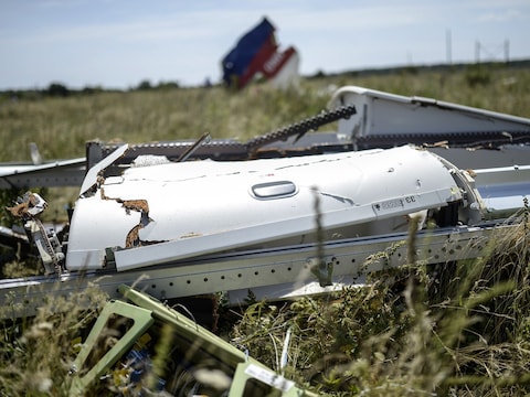 De brokstukken van het vliegtuig van Malaysia Airlines in Oekraïne.