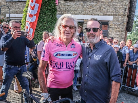 Guido Belcanto en organisator Bert Doise bij de start van een eerdere editie van de koers in Westouter. 