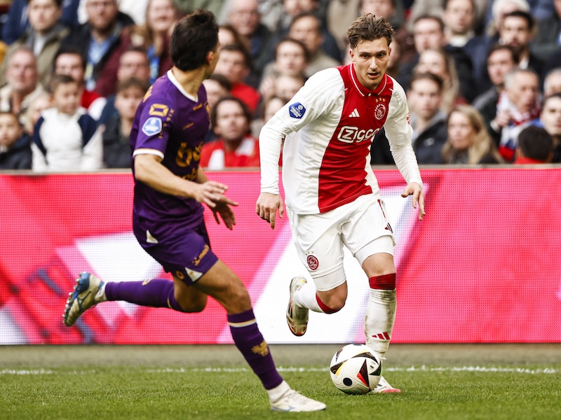 De veelzeggende bijnaam van Ajax-talent Mika Godts: “Hij heeft ongelooflijke kwaliteiten”