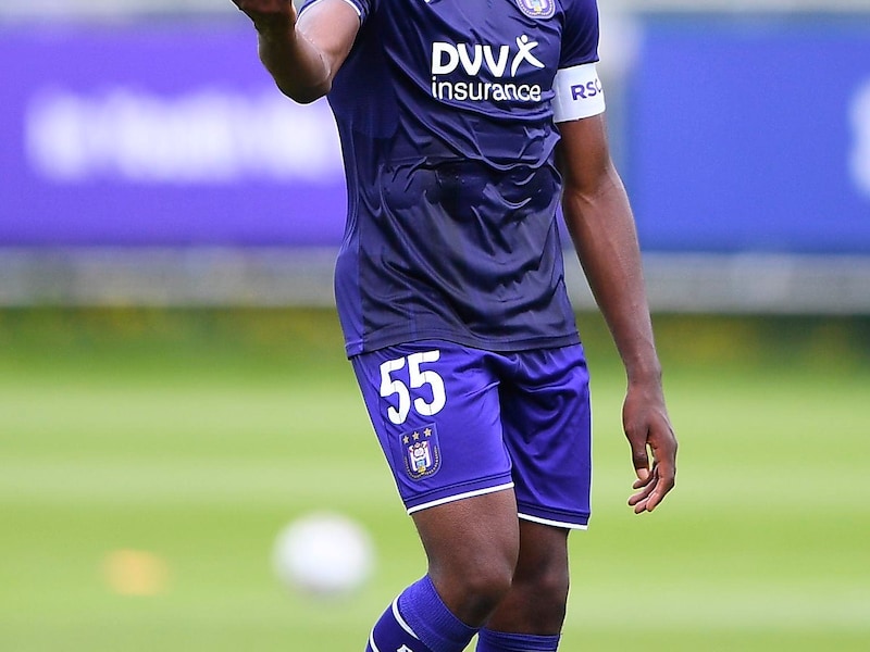 Kapitein Kana, 17, voor ná Kompany