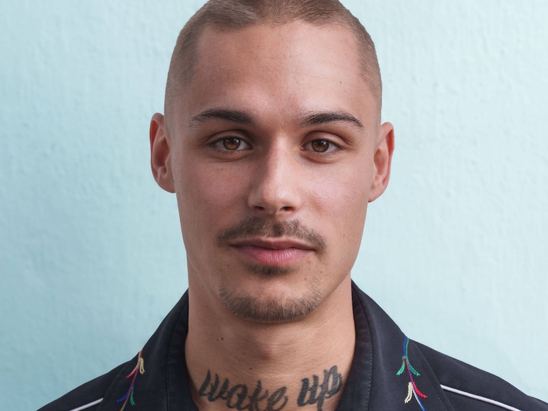 EXCLUSIEF. Rapper FabioW neemt geen gas terug na heisa rond ‘ching chang chong: “Als we hier al een trauma van gaan maken”