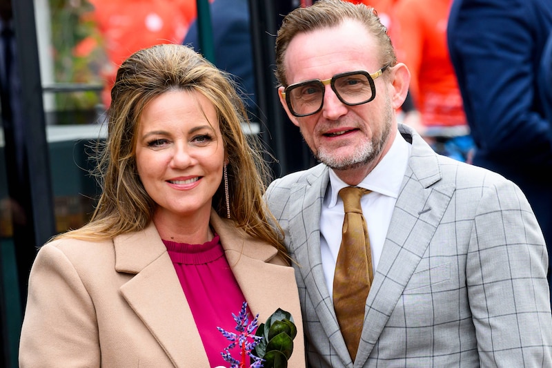 Al kussend gespot met blondine: was overspel de doodsteek voor huwelijk  Nederlandse prins Bernhard en prinses Annette? | Showbizz | HLN.be