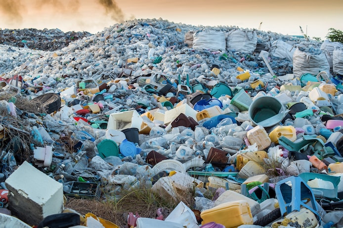 VN-Milieuprogramma maakt weg vrij voor verdrag tegen plasticvervuiling |  Buitenland | hln.be