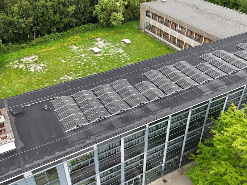 GO! campus Gentbrugge start schooljaar met 294 zonnepanelen