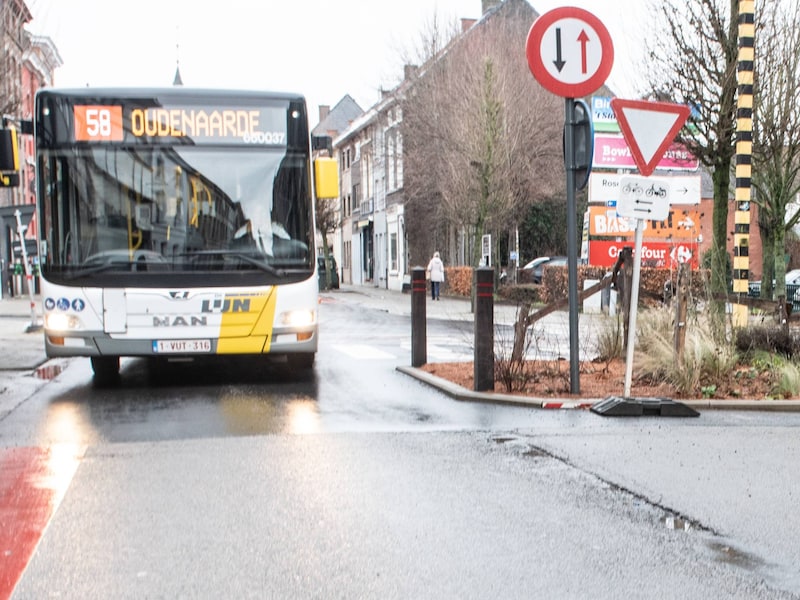 Illustratiebeeld. Via de Stationsstraat had de agressieve automobilist de achtervolging ingezet.