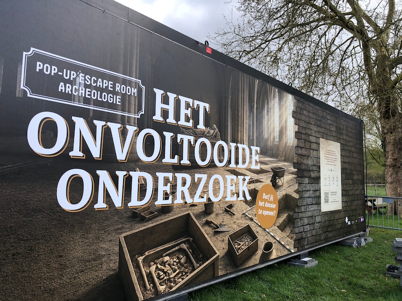In de escaperoom stappen bezoekers in de rol van archeologen en leren ze in een middeleeuws decor hoe archeologisch onderzoek werkt. 