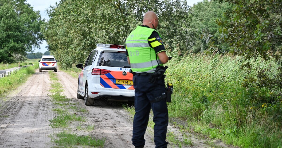 Overleden vrouw aangetroffen door twee jongens in water in Haghorst, geen sprake van misdrijf