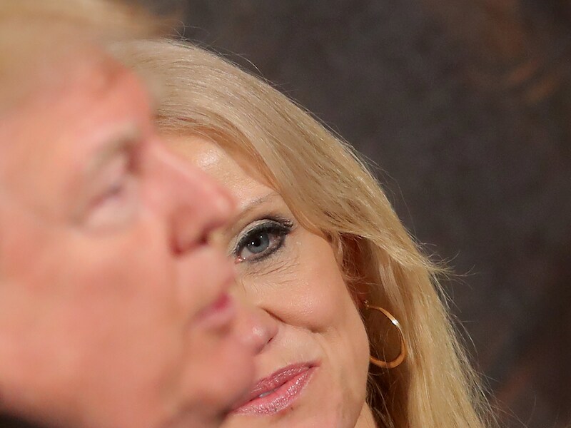 Donald Trump en Kellyanne Conway.