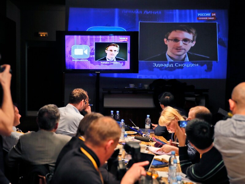 Edward Snowden stelde zijn vraag aan Poetin via een videoboodschap.