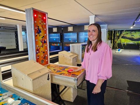 Saskia Buyse bij één van de minigames van Burapark