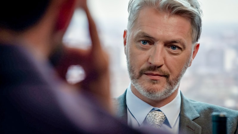 Kürt Rogiers maakt vanavond zijn comeback in 'Familie': “Wie Lars graag  ziet huilen, zal zijn hartje kunnen ophalen” | TV | HLN.be