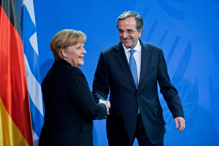 Angela Merkel en Antonis Samaras vrijdag na hun gesprek in Berlijn.