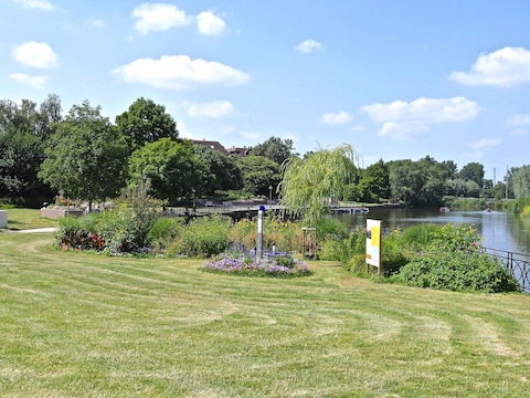 Het stadspark in Roeselare met de Troostplek van Ferm. Het is hier dat Ut Den Dum op 30 augustus aan het improviseren slaat.