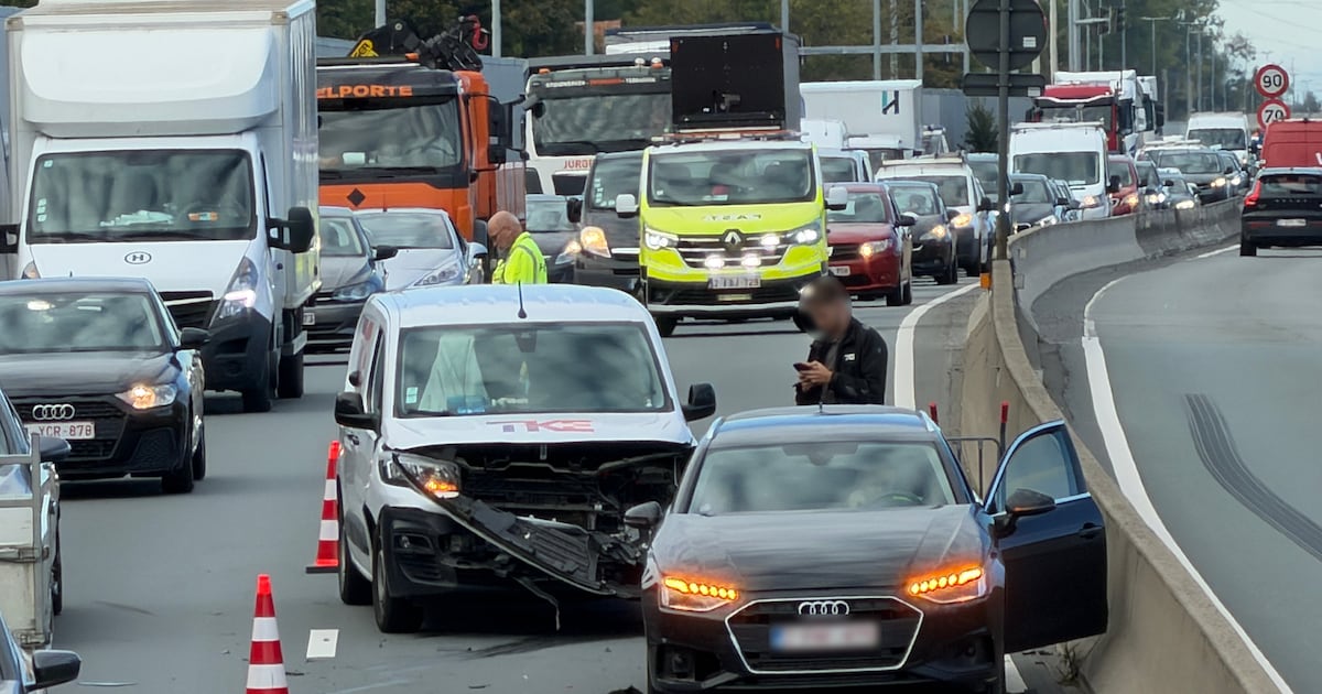 Even verkeershinder door ongeval op N31 in Sint-Andries | Regio | HLN.be