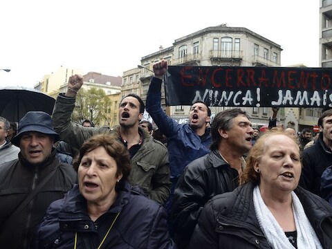 Protest tegen bezuinigingen in Lissabon.