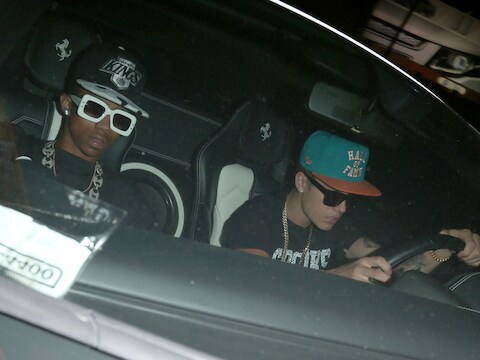 Justin Bieber achter het stuur.