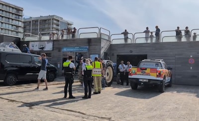 Zwemster overleden nadat redders haar uit zee halen in De Panne