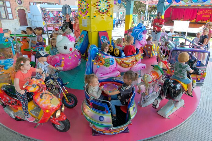Kermis In Strombeek Bever Parkeerverbod Op Sint Amandsplein 