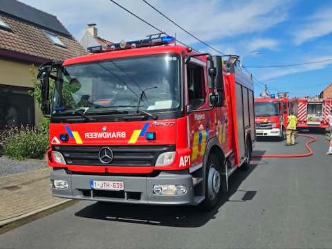 In de Schoolstraat in Houthulst is een tuinhuis afgebrand.