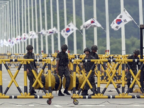 De gesprekken tussen beide Korea's, die woensdag in Seoel zouden plaatsvinden, zijn geannuleerd.