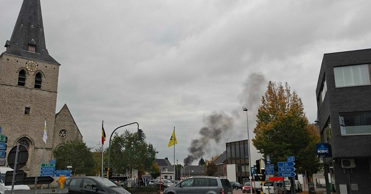 Brand in composthoop zorgt voor heel wat rook in Nijlen | Regio | HLN.be