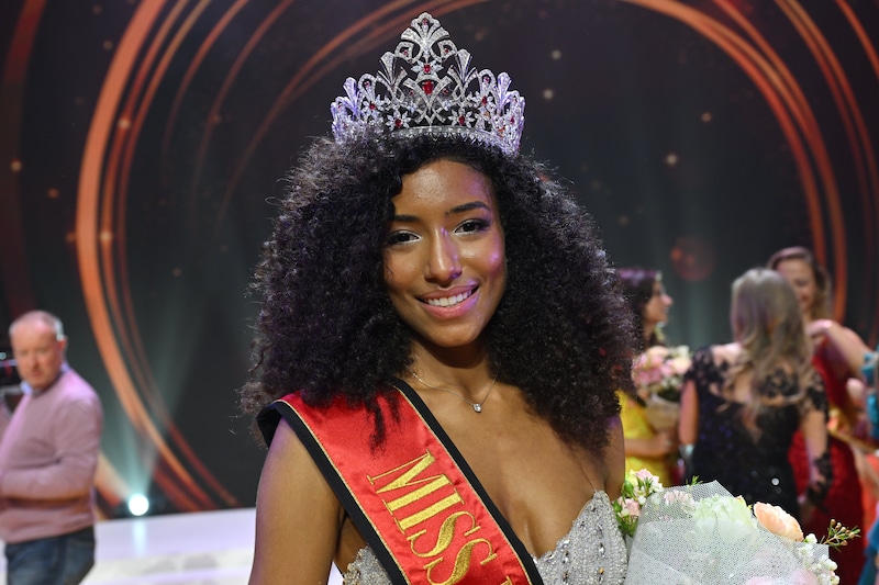 Kersvers Miss Belgi&euml; Olga Lombardo (22) wil verkiezing weer in positief  daglicht zetten: &ldquo;Het voorbije jaar is zoveel negatiefs gezegd. Dat heeft  me pijn gedaan&rdquo; | Showbizz | HLN.be