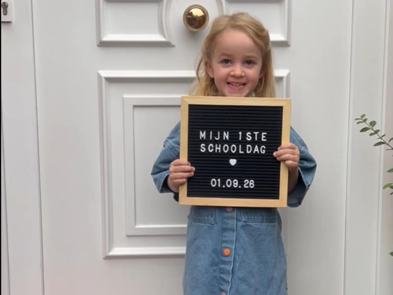 Ruby Smet uit Turnhout start met een lach aan het eerste leerjaar