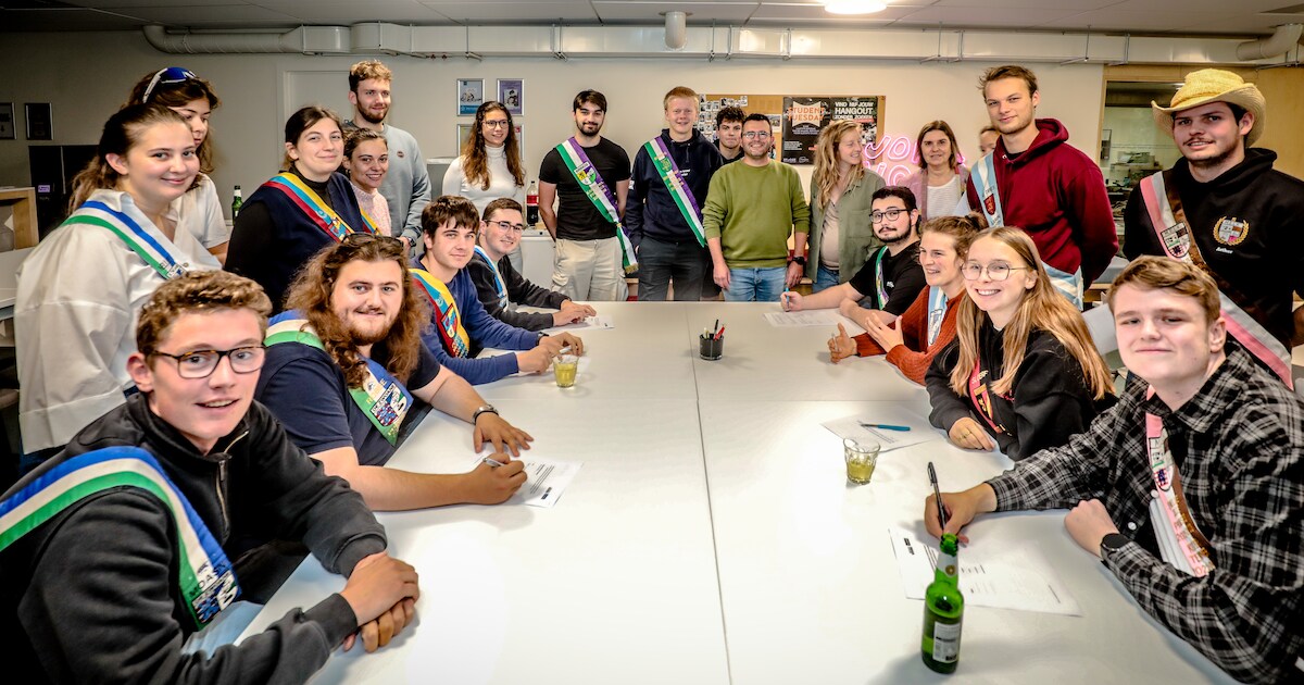 Alle Brugse studentenvereniging ondertekenen doopcharter: “Elkaars ...