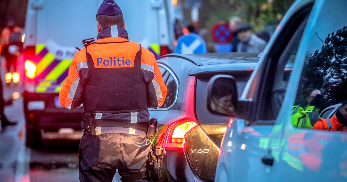Jonge twintigers betrapt met 25 zakjes coke in auto... nadat ze zélf argwaan wekken bij politie: “Tr