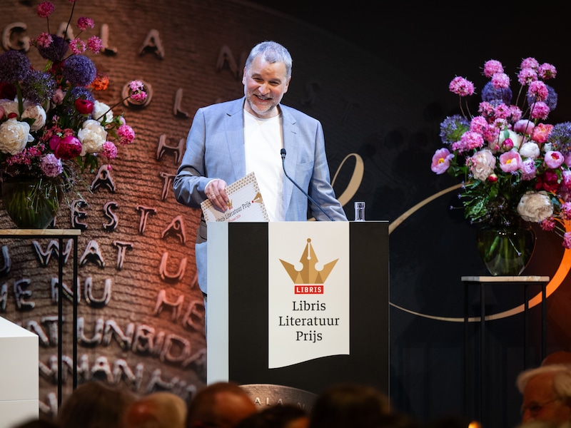 Nederlander Bert Natter wint met ‘Aan het einde van de oorlog’ de Libris Literatuurprijs 2026