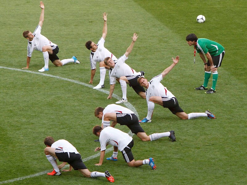 De Duitse 'Mannschaft' aan het werk op training.