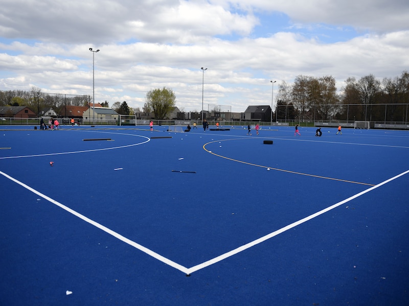 Ook het hockeyterrein mag gebruikt worden door recreanten.