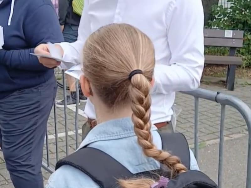 Iedereen aan boord?! Éowynn en leerlingen De Sleutelbos in Asse nemen een vliegende start van het schooljaar