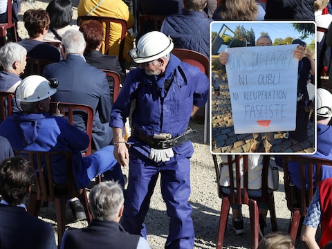 Heel wat mensen zijn opgedaagd om de mijnramp in Marcinelle te herdenken. Inzet: activisten protesteren tegen de komst van Italiaanse extreemrechtse politici.