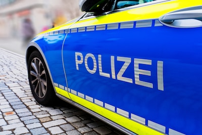 Duitsland in shock: 16-jarig meisje gegrepen door trein, maar DNA op haar schouder geeft onderzoek sinistere wending