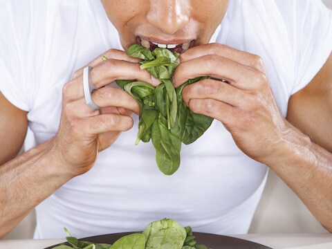 Spinaie is een van de plantaardige bronnen voor calcium.