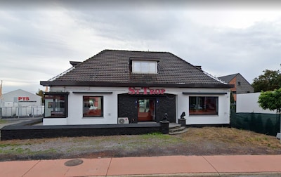 Molotovcocktail binnengegooid bij bar met sekswerksters in Sint-Truiden