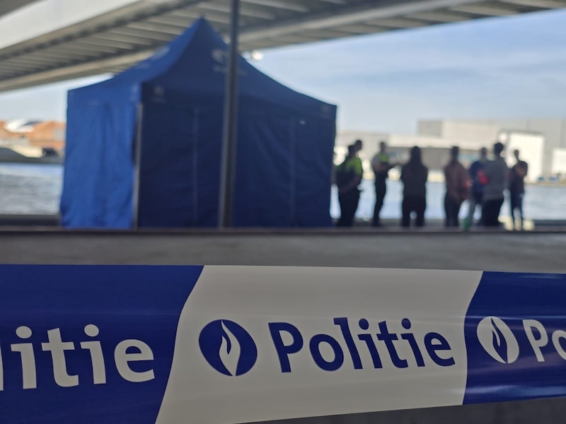 Het meisje werd teruggevonden in het Albertkanaal, vlakbij AFAS Dome