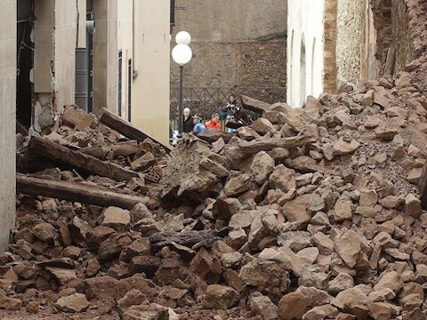 Door de hevige regenval stortte ook een gedeelte van de eeuwenoude stadsmuren van Soria in