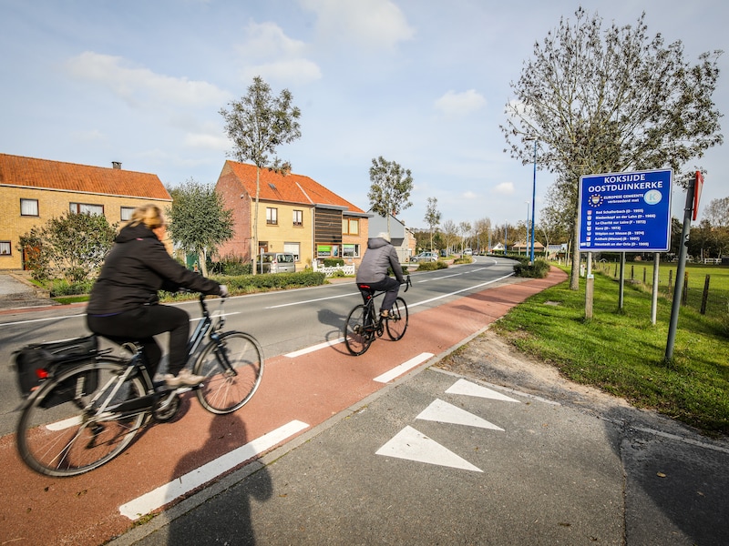 Twee bestuurders komen met de schrik vrij na frontale botsing