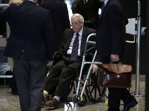 Dennis Hastert, een voormalige voorzitter van het Amerikaanse Huis van Afgevaardigden, moet de cel in.