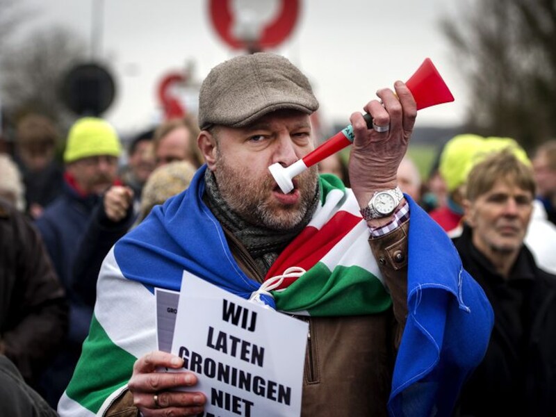 Een actievoerder tegen de gasboringen in Nederland.