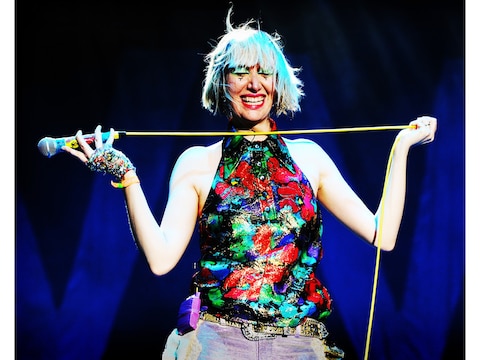 Karen O, frontvrouw van Yeah Yeah Yeahs, tijdens een optreden op het Amerikaanse muziekfestival Coachella afgelopen vrijdag.