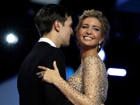 Ivanka Trump en haar echtgenoot Jared Kushner op het inauguratiebal van haar vader.