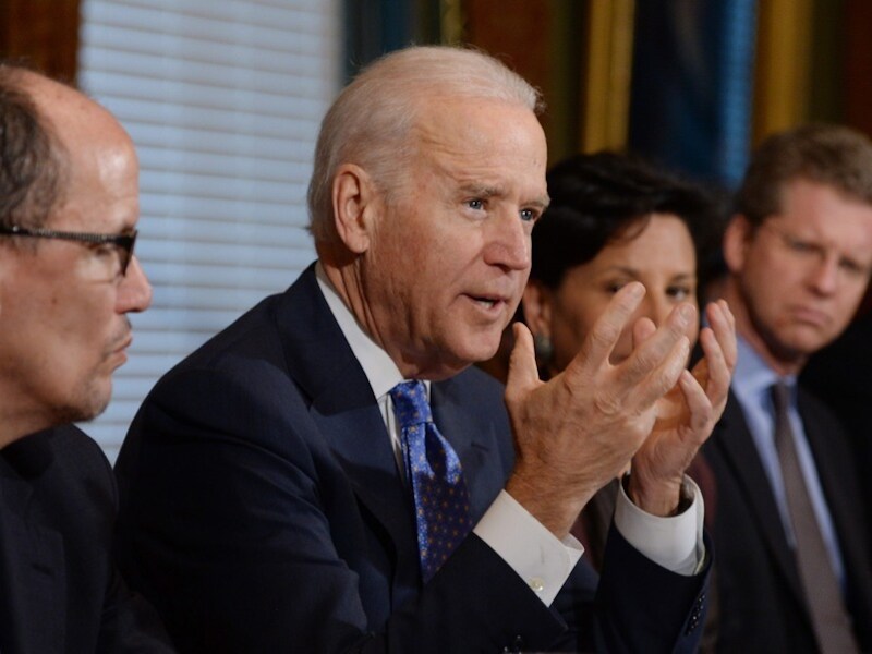 De Amerikaanse vicepresident Joe Biden gisteren tijdens een kabinetsvergadering.